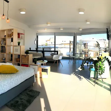 Apartment 360° Window-view